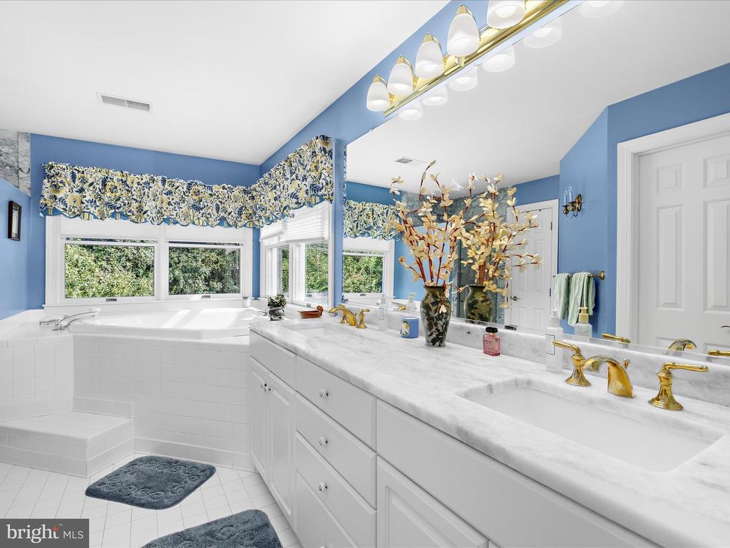 Image 40 of property listing at 114 JORDAN TAYLOR LN, Harwood, MD 20776