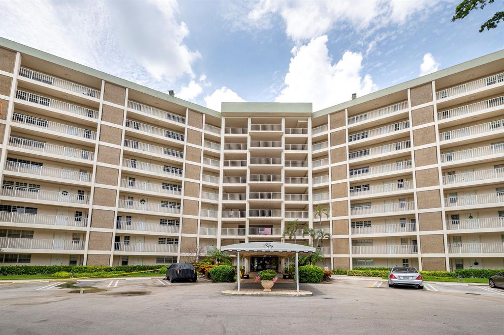 3090 N Course Drive 508, Pompano Beach, FL 33069