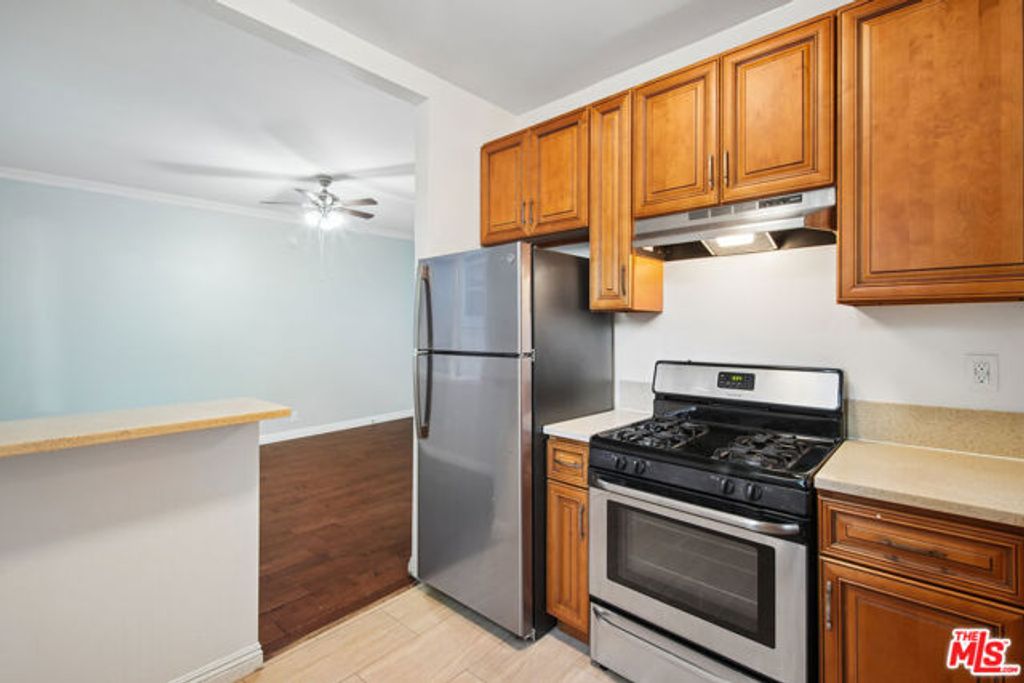 1267 Vin Scully Avenue 9, Los Angeles, CA 90026