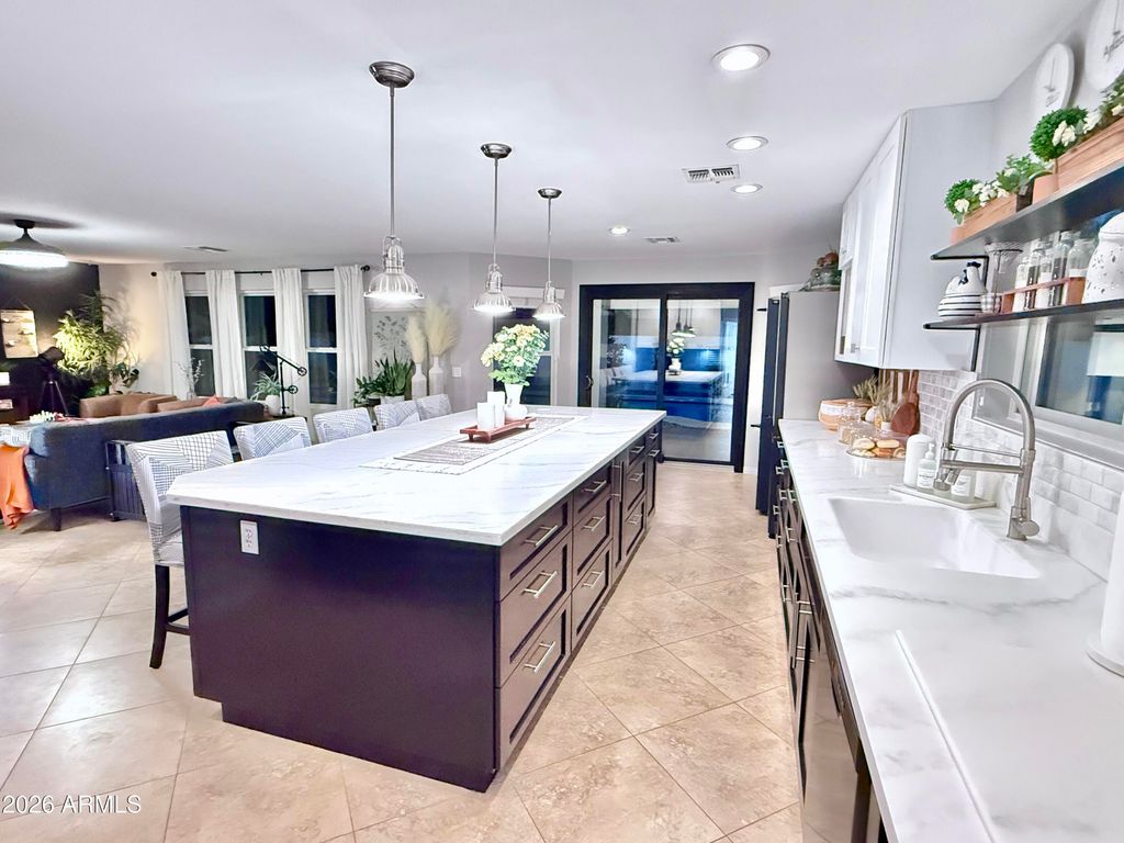 2470 E COUNTY DOWN Drive, Chandler, AZ 85249 — photo 3