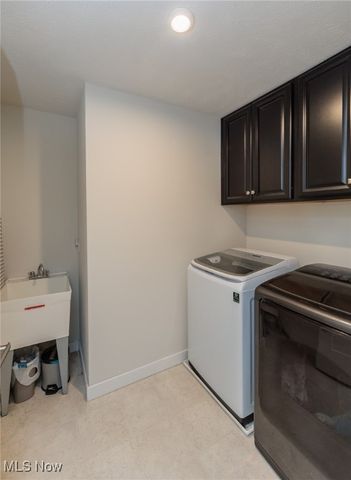 260 Stone Ridge Way, Berea, OH 44017