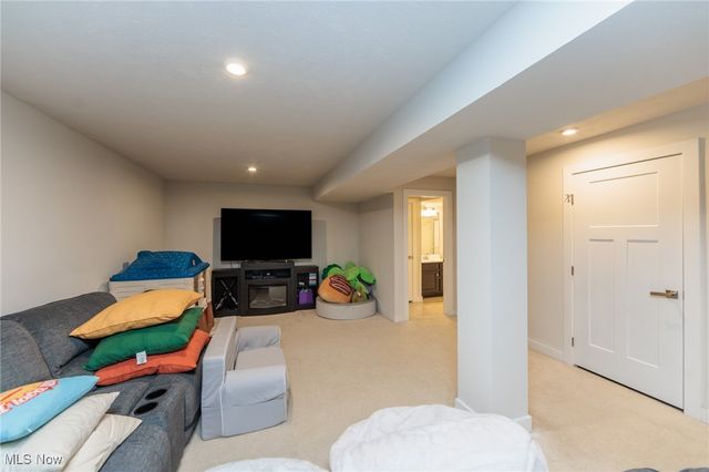 260 Stone Ridge Way, Berea, OH 44017