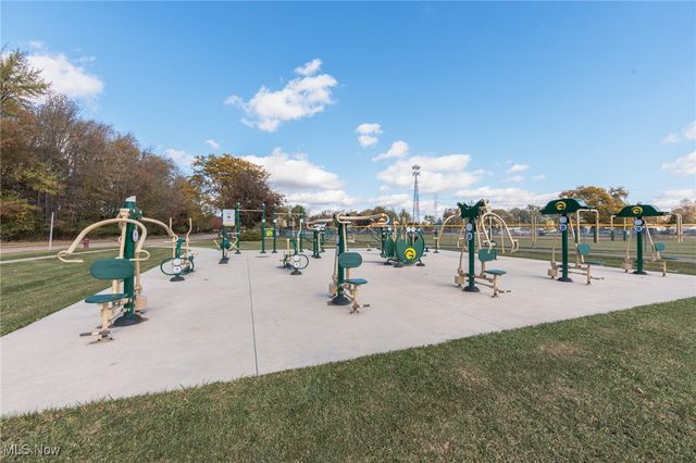 260 Stone Ridge Way, Berea, OH 44017