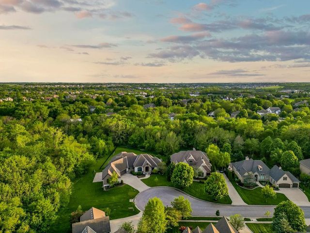 16332 LARSEN Street, Overland Park, KS 66221