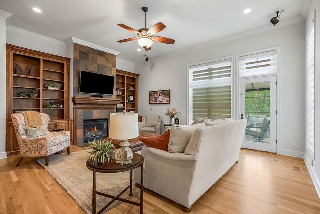 16332 LARSEN Street, Overland Park, KS 66221