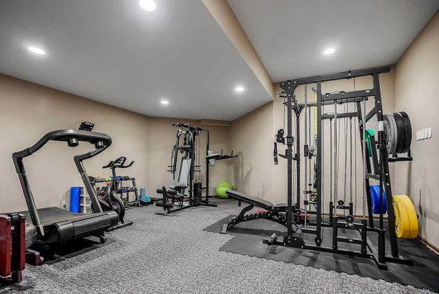 16332 LARSEN Street, Overland Park, KS 66221