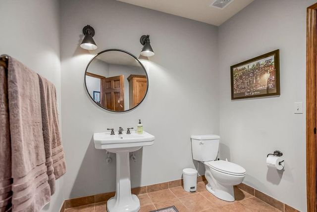 16332 LARSEN Street, Overland Park, KS 66221