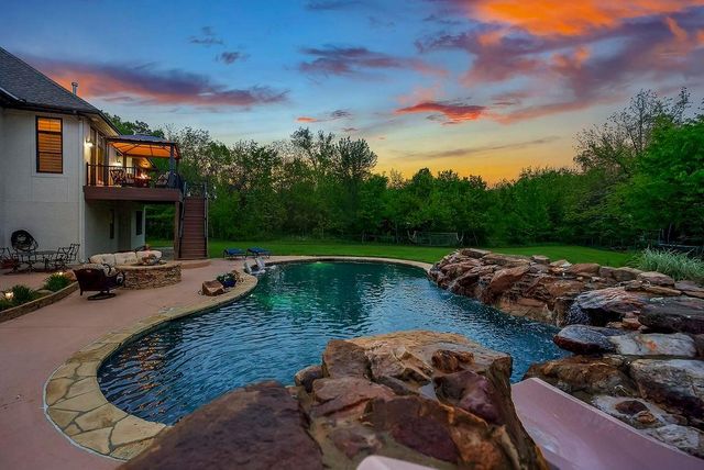 16332 LARSEN Street, Overland Park, KS 66221