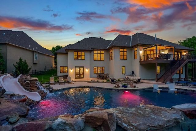 16332 LARSEN Street, Overland Park, KS 66221