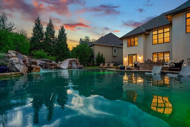 16332 LARSEN Street, Overland Park, KS 66221