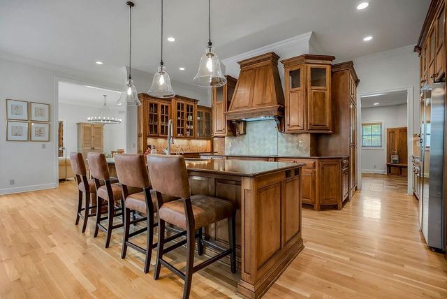 16332 LARSEN Street, Overland Park, KS 66221