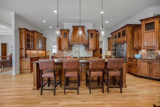 16332 LARSEN Street, Overland Park, KS 66221