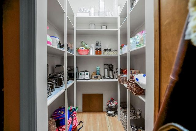 16332 LARSEN Street, Overland Park, KS 66221