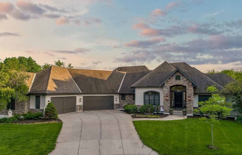 16332 LARSEN Street, Overland Park, KS 66221