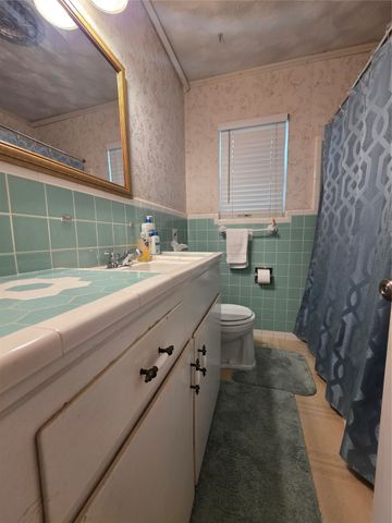 212 W 7th Street, Lancaster, TX 75146