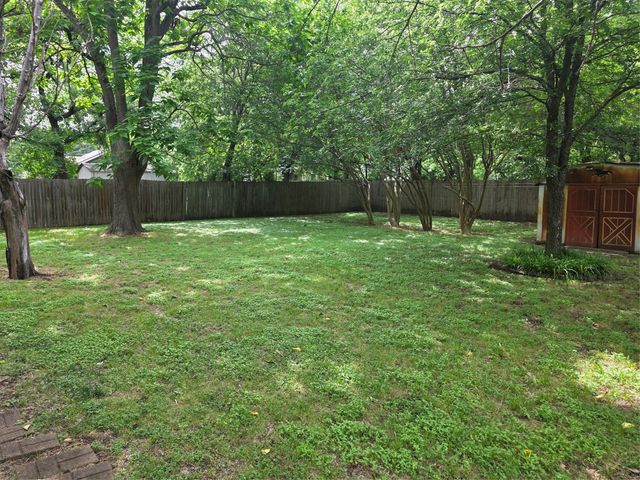 212 W 7th Street, Lancaster, TX 75146