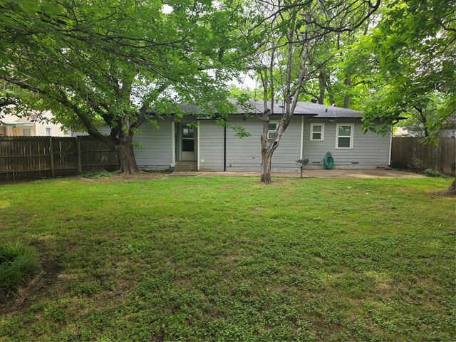 212 W 7th Street, Lancaster, TX 75146