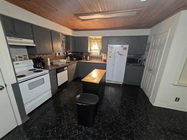 212 W 7th Street, Lancaster, TX 75146