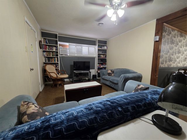 212 W 7th Street, Lancaster, TX 75146