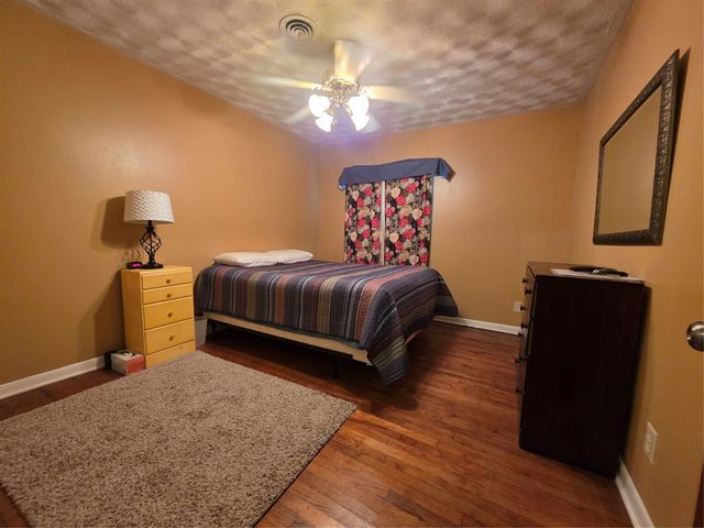 212 W 7th Street, Lancaster, TX 75146