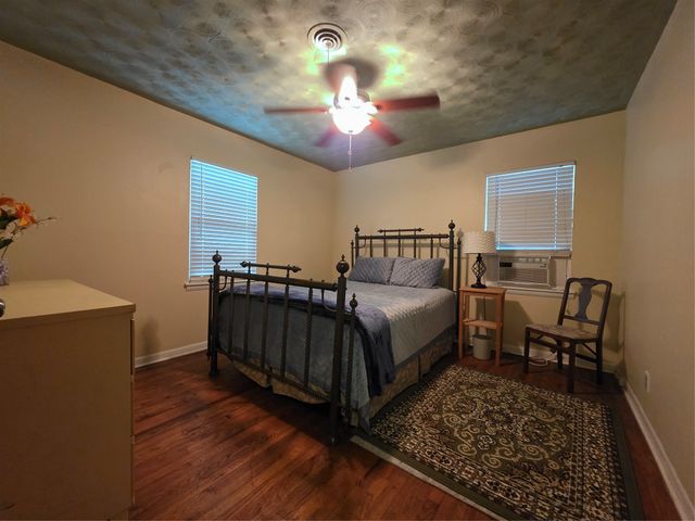 212 W 7th Street, Lancaster, TX 75146