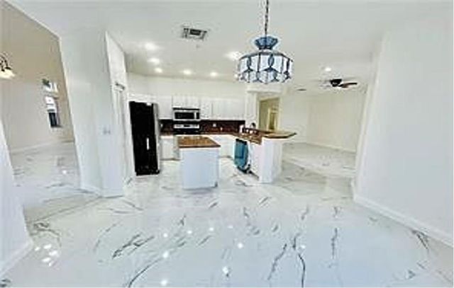 11041 Harbour Springs Cir, Boca Raton, FL 33428