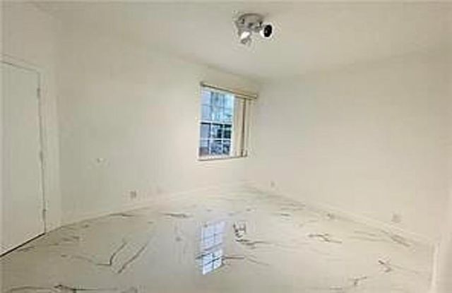 11041 Harbour Springs Cir, Boca Raton, FL 33428