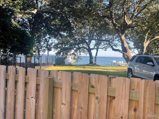 1469 Sanibel Ln, Gulf Breeze, FL 32563