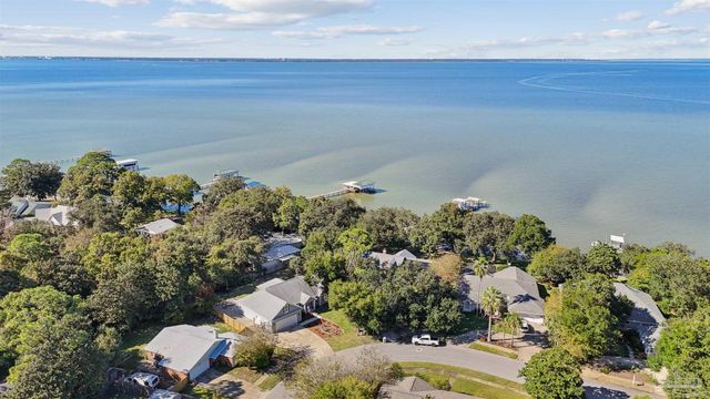 1469 Sanibel Ln, Gulf Breeze, FL 32563