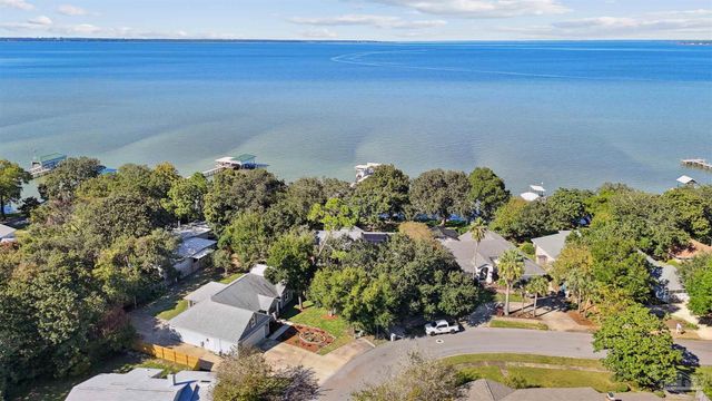 1469 Sanibel Ln, Gulf Breeze, FL 32563