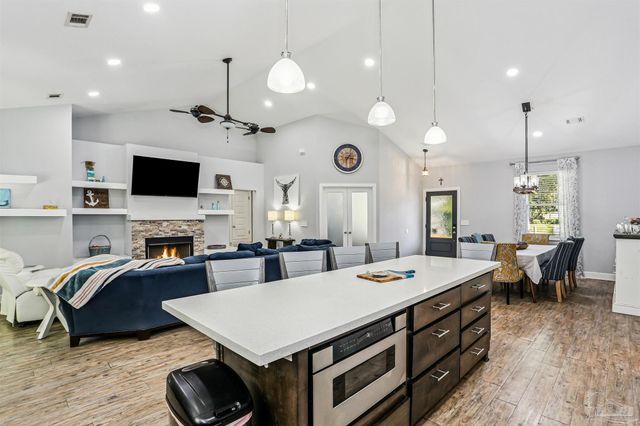 1469 Sanibel Ln, Gulf Breeze, FL 32563