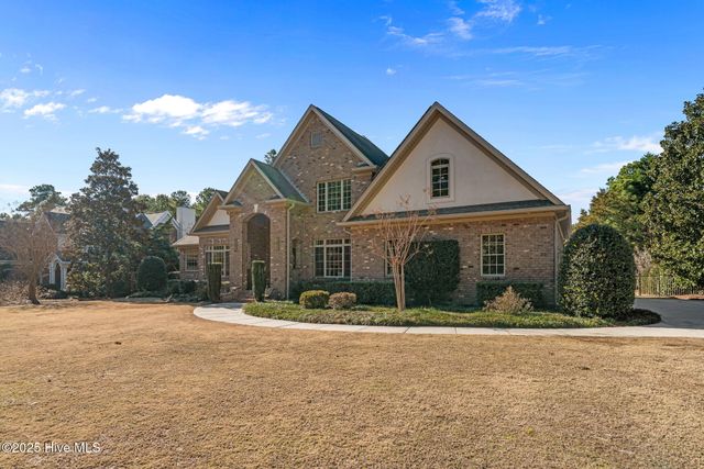 35 Glen Meadow Court, Pinehurst, NC 28374