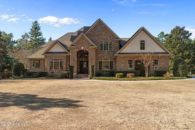 35 Glen Meadow Court, Pinehurst, NC 28374
