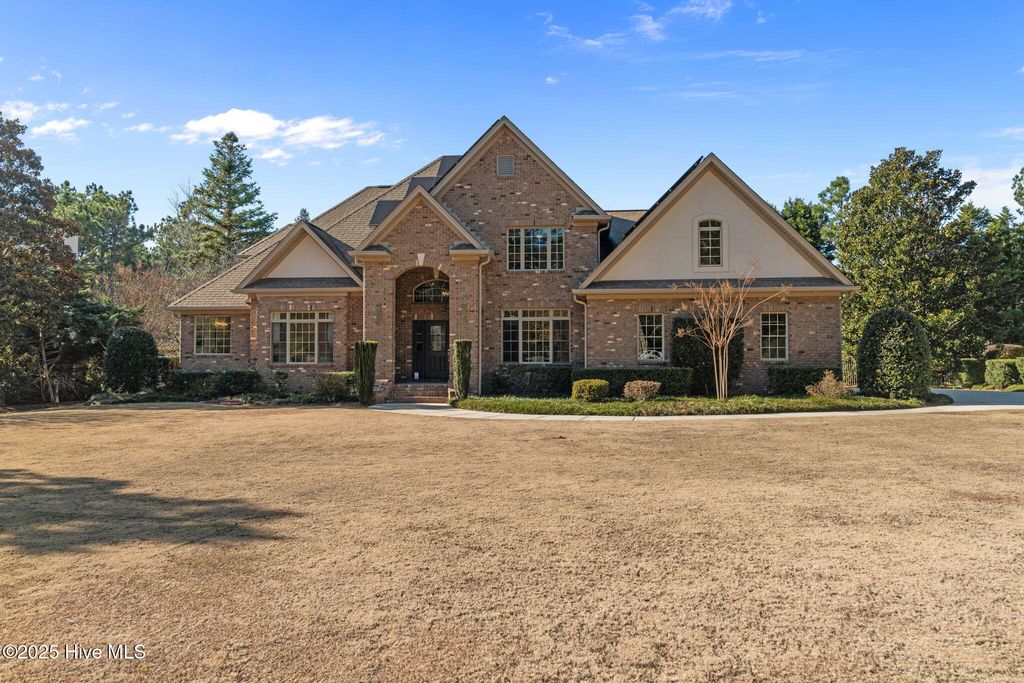 35 Glen Meadow Court, Pinehurst, NC 28374