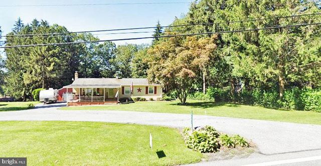 2101 S FORGE RD, Palmyra, PA 17078