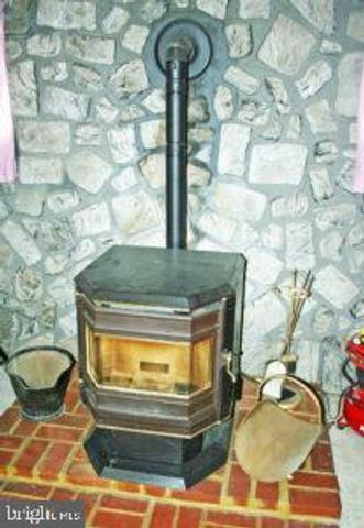 2101 S FORGE RD, Palmyra, PA 17078