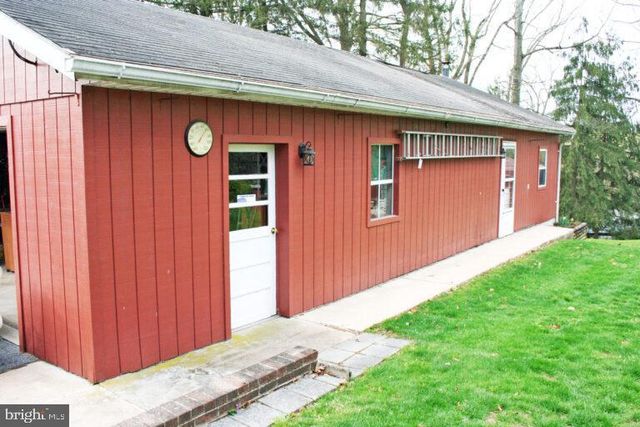 2101 S FORGE RD, Palmyra, PA 17078