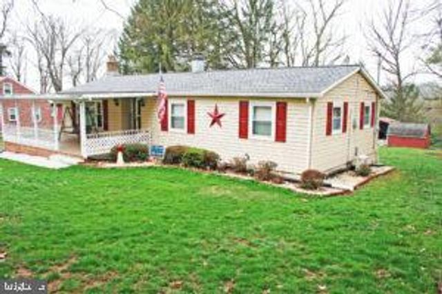 2101 S FORGE RD, Palmyra, PA 17078