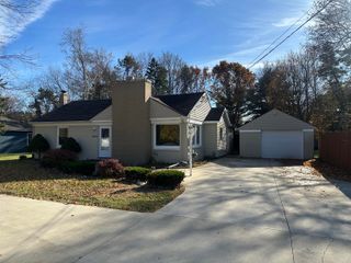 2915 W Milham Avenue, Portage City, MI 49024