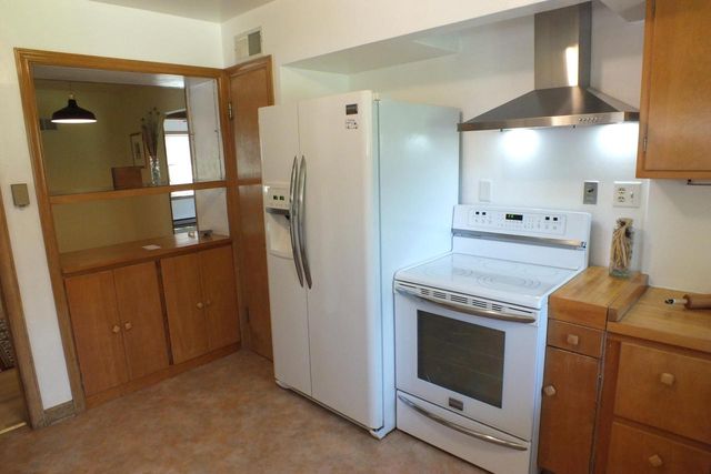 W147N4892 Dolphin DRIVE, Menomonee Falls, WI 53051