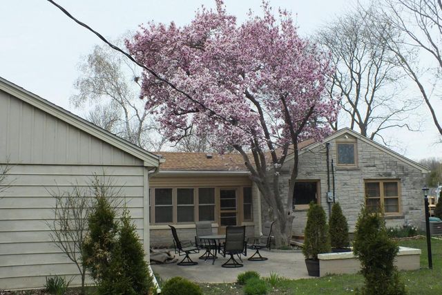W147N4892 Dolphin DRIVE, Menomonee Falls, WI 53051