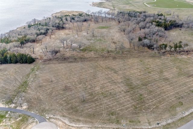 360 Lakewood Lane, Honey Grove, TX 75446