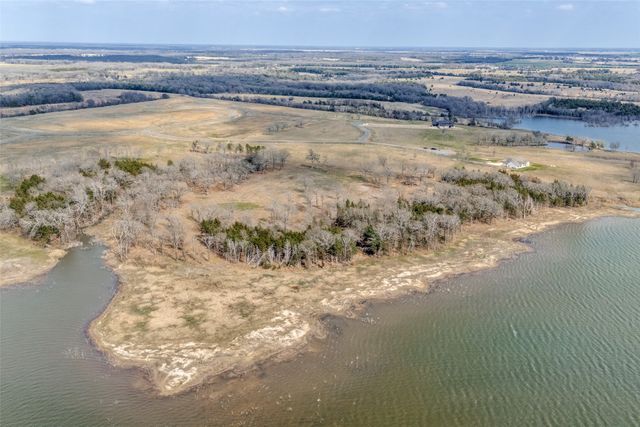 360 Lakewood Lane, Honey Grove, TX 75446