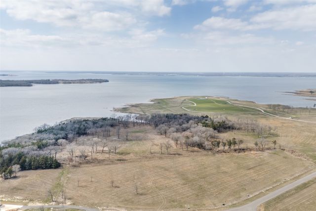 360 Lakewood Lane, Honey Grove, TX 75446