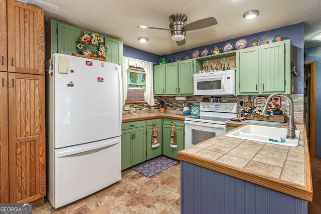 122 Hidden Valley Road, Murphy, NC 28906