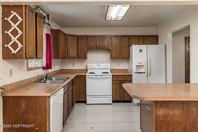 8510 Hidden View Court, Anchorage, AK 99504