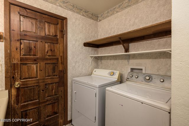 8510 Hidden View Court, Anchorage, AK 99504