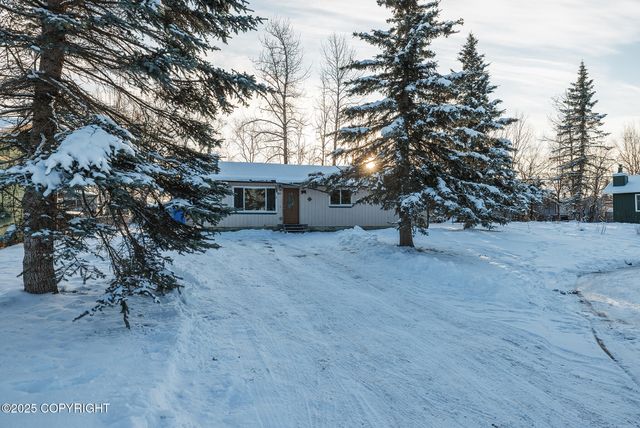 8510 Hidden View Court, Anchorage, AK 99504