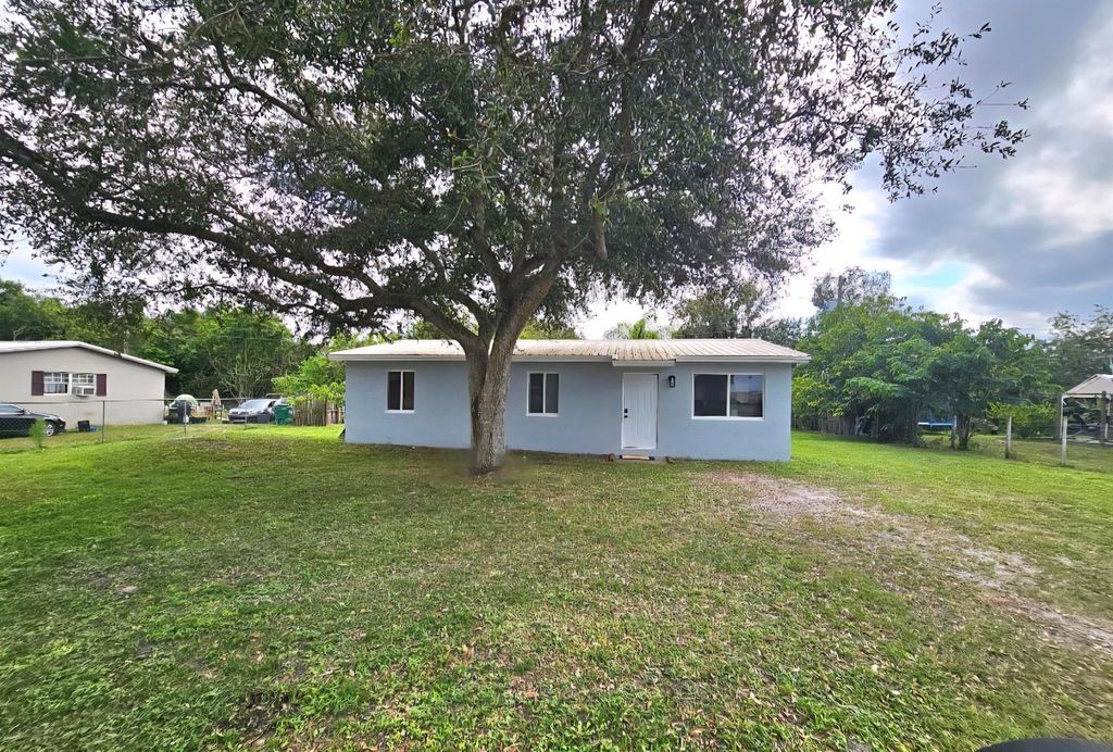 7860 NE 16th Street, Okeechobee, FL 34974