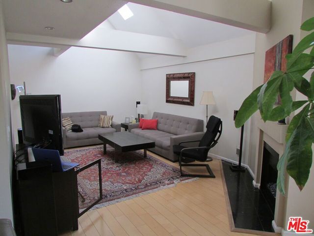 1127 12th Street 301, Santa Monica, CA 90403